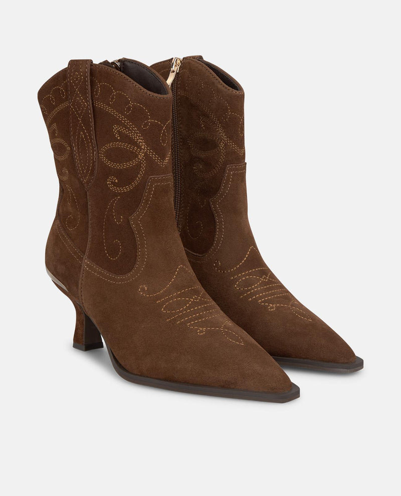 BOTAS DE CANO BAIXO BORDADAS