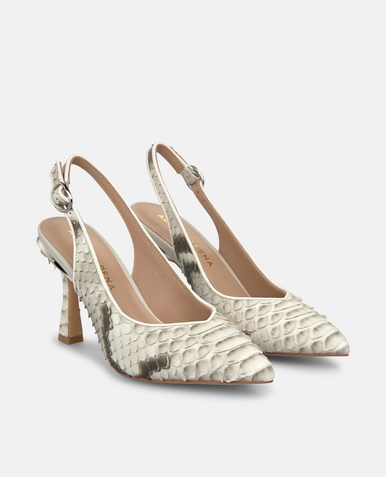 SONDERAUSSTELLUNG FÜR ABGESCHÄRFTES LEDER