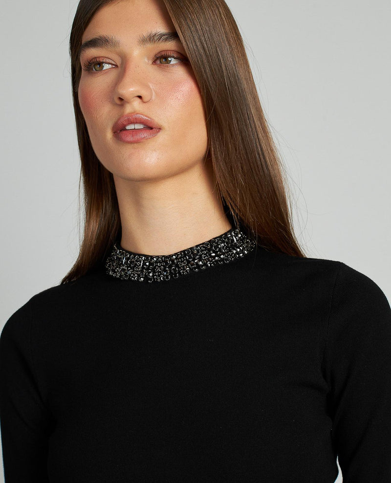 TOP PUNTO CUELLO PEDRERÍA