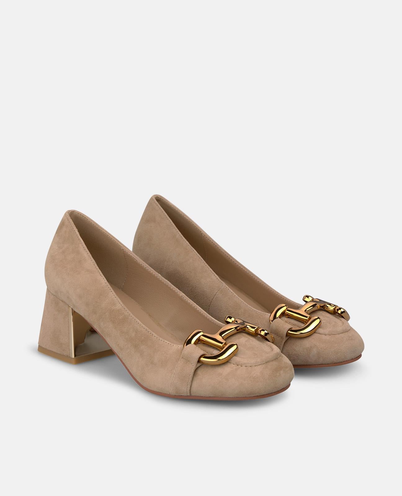 ZAPATO ANTE CON ADORNO METÁLICO