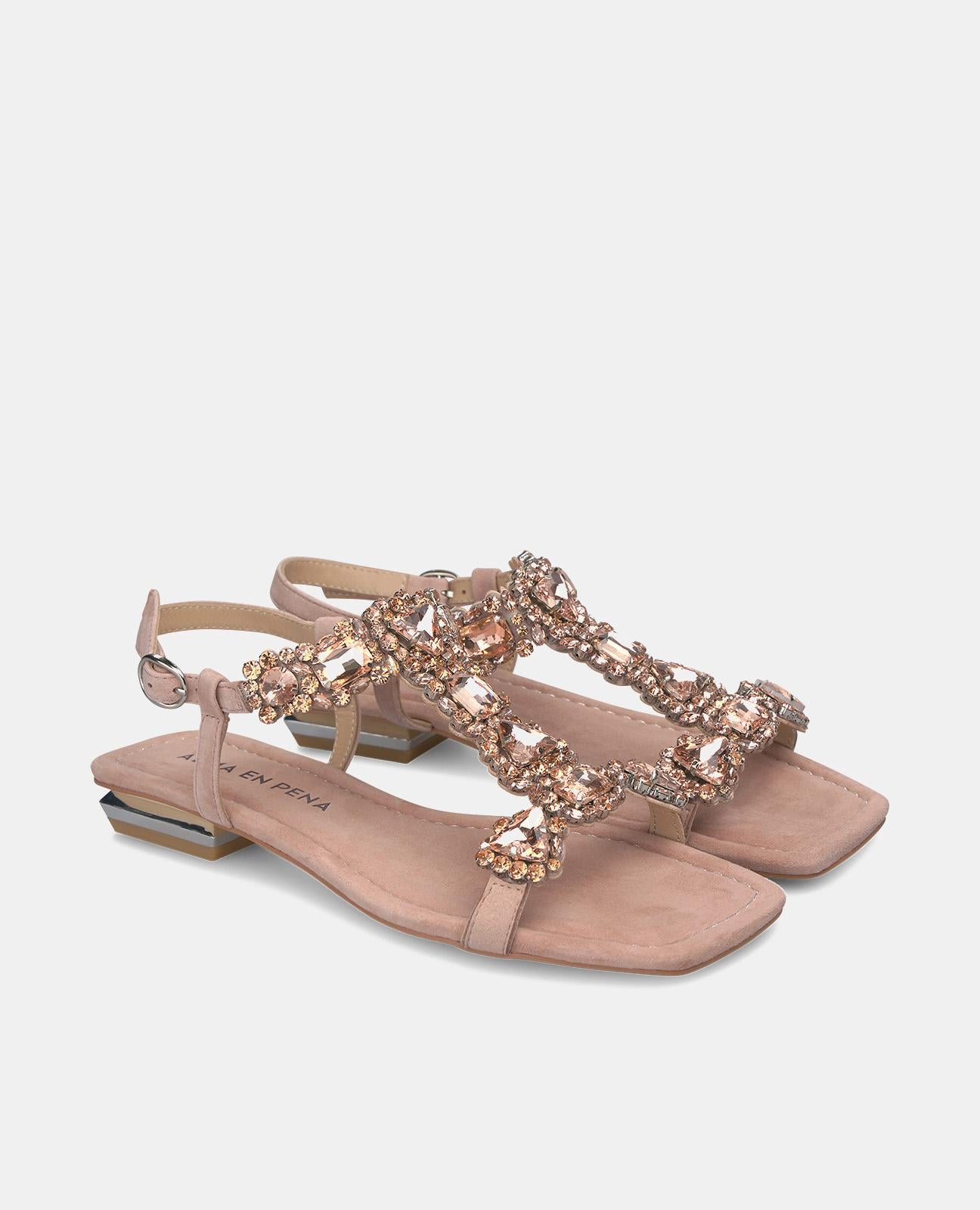 SANDALIA PLANA CON PEDRERÍA