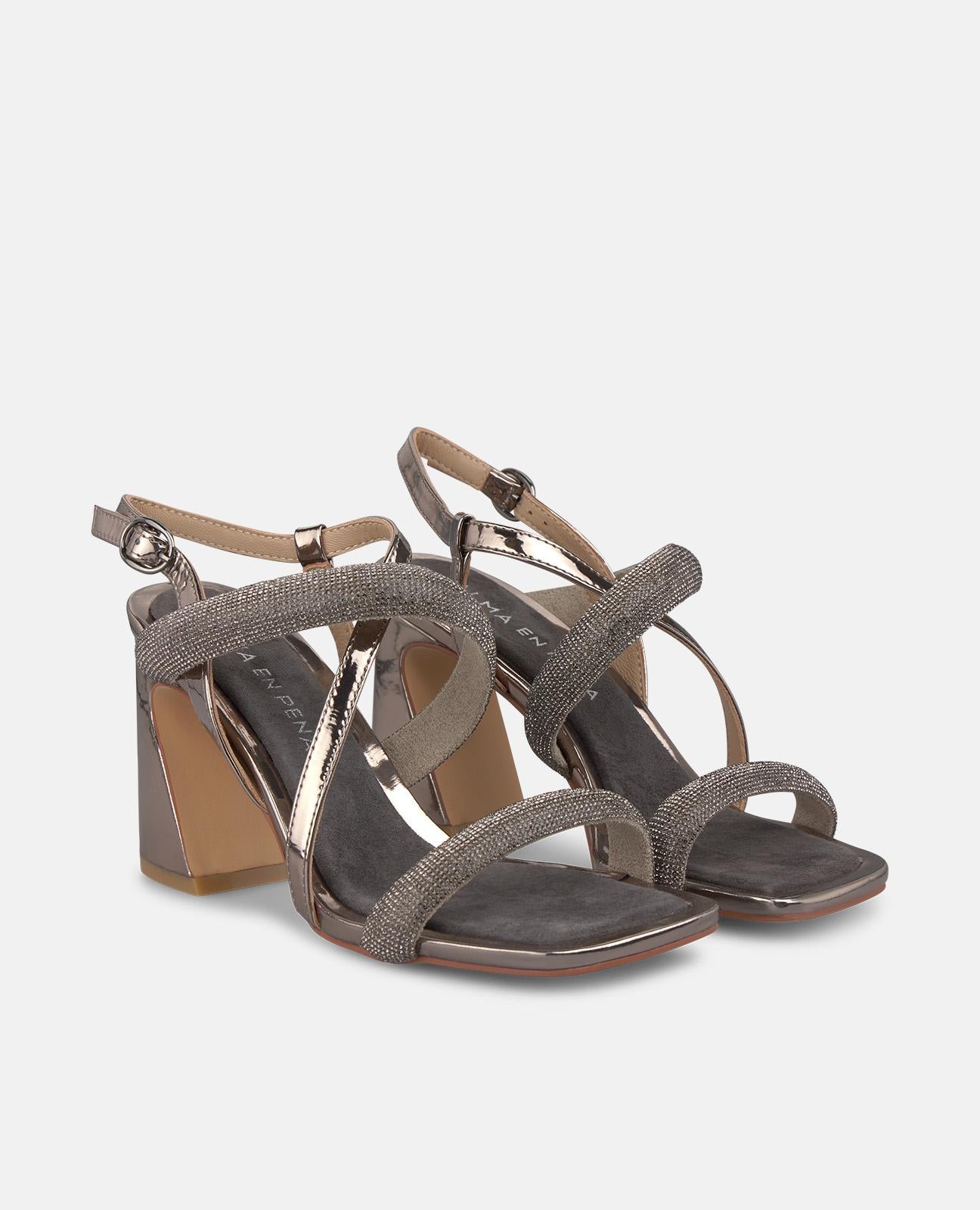 COMBINED STRAPS SANDAL