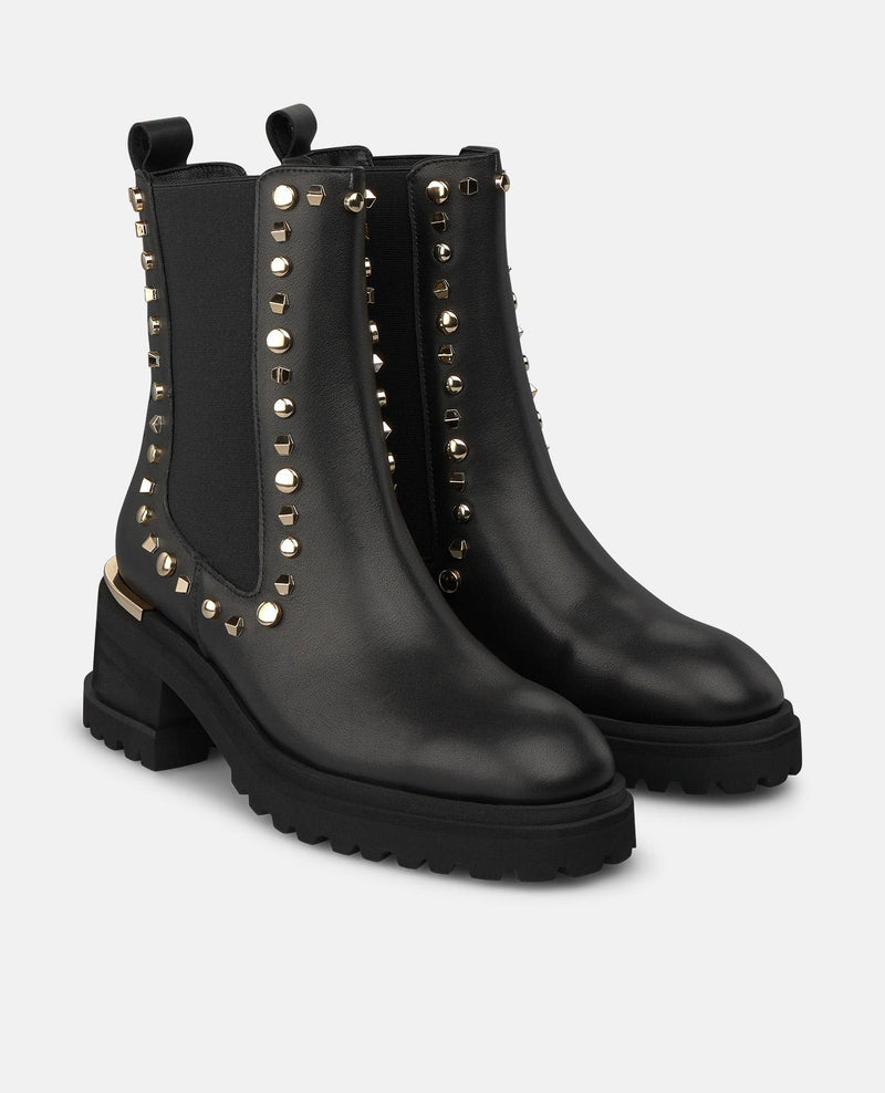 BOTÍN CHELSEA NAPA CON TACHAS METÁLICAS