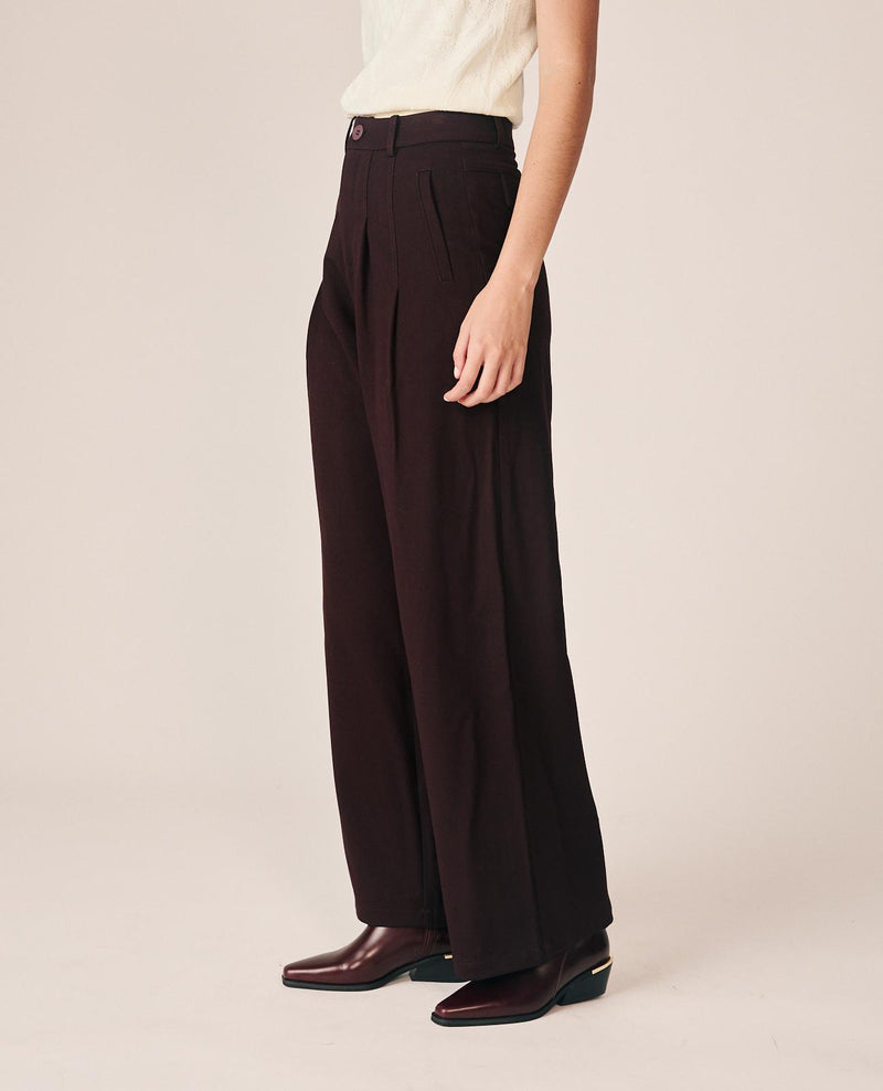 PANTALÓN ANCHO CON PINZAS