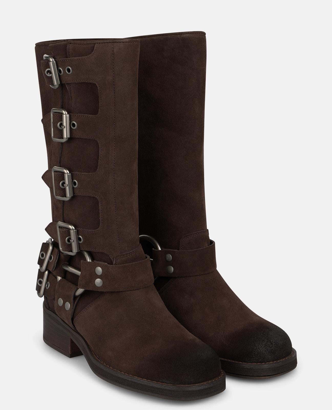 BOTA DE ANTE CON HEBILLAS