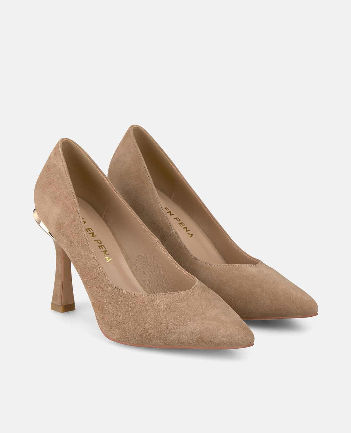 SCARPA STILETTO CON PUNTA AFFILATA
