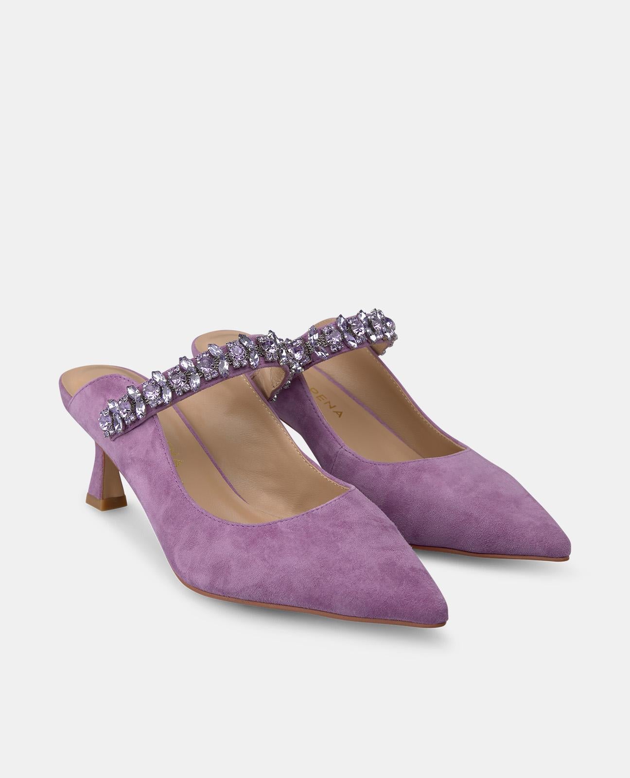 SAPATOS COM BIQUEIRA DE SALTO ALTO