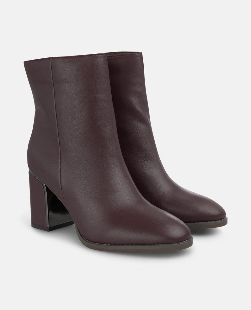 HEELED ANKLE BOOTS WITH DETAILING