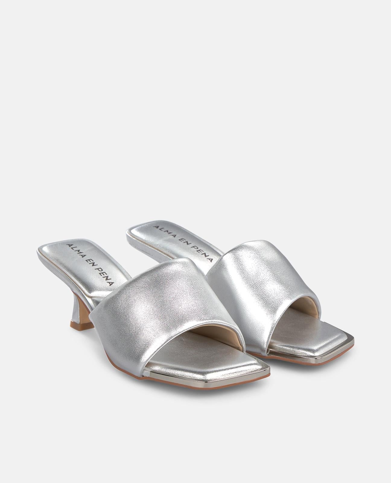 SANDALIA TACON MEDIO TIRA ANCHA