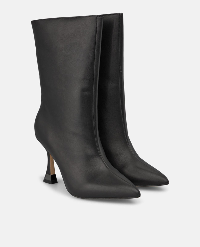 METALLIC DETAILED BOOT