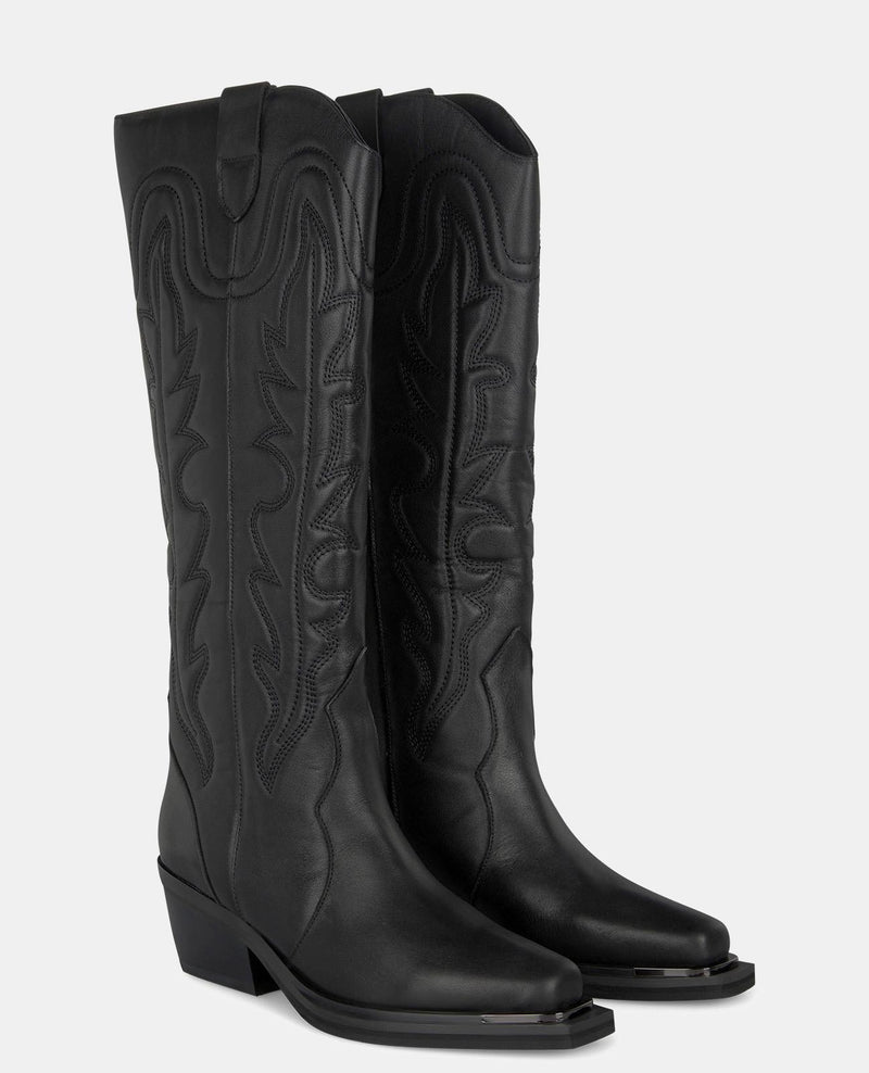 BESTICKTER STIEFEL MIT WEITEM SCHAFT