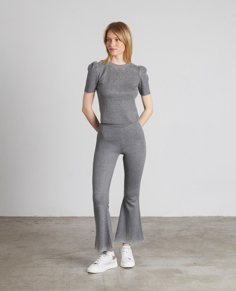 PANTALÓN ACAMPANADO DETALLES