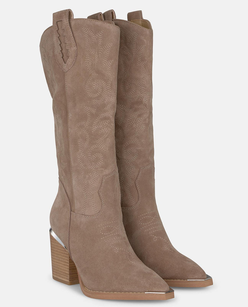 EMBROIDERED HEELED BOOTS