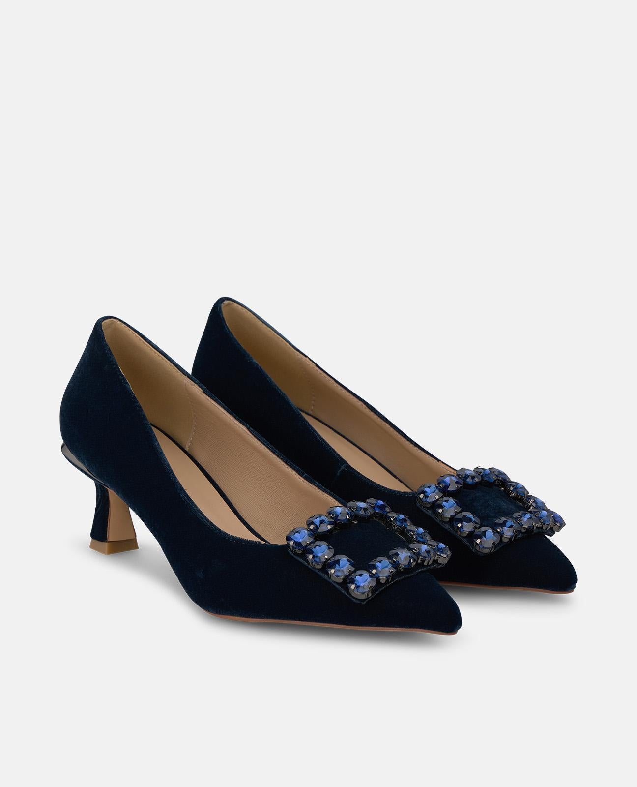 ZAPATO TACÓN TERCIOPELO CON ADORNO