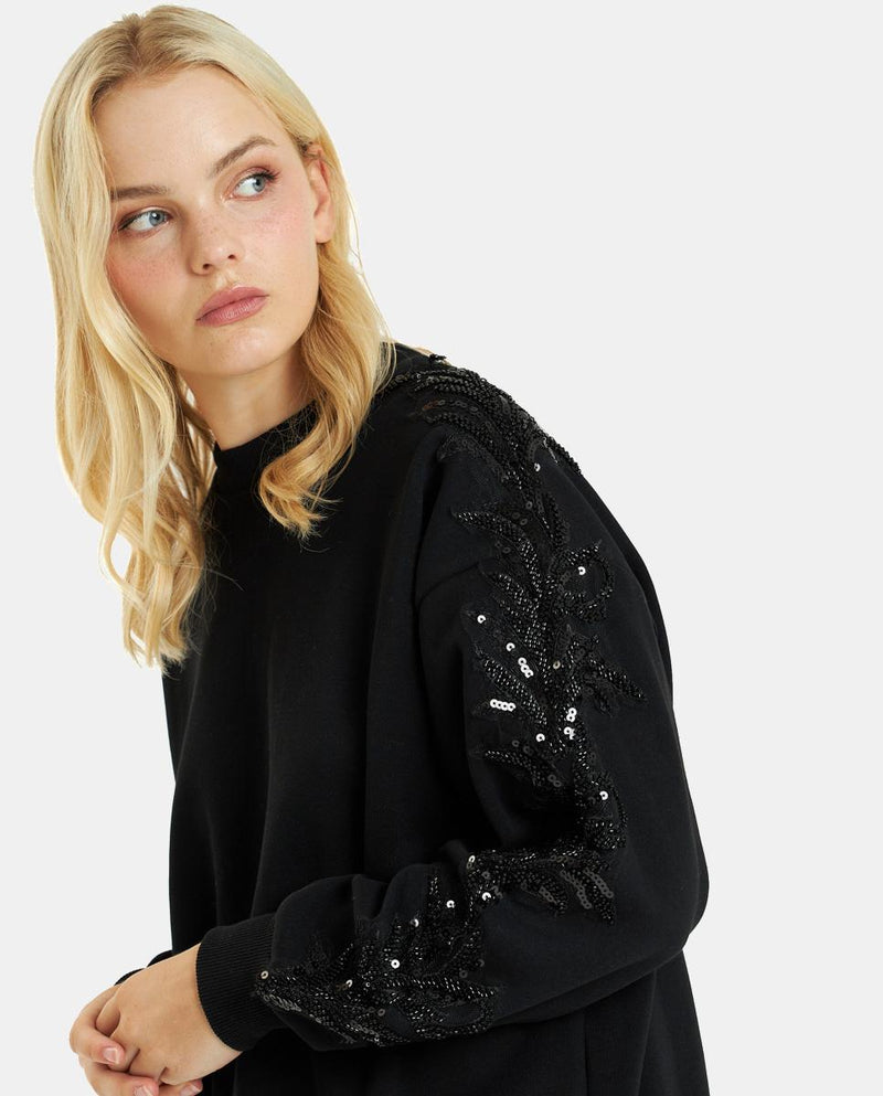 CAMISOLA COM PORMENOR DE LANTEJOULAS