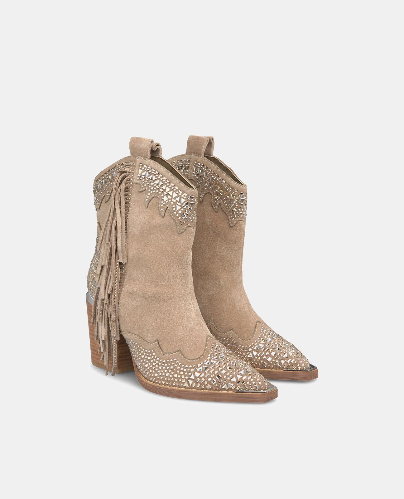 ANKLE BOOT WITH SIDE BANGS