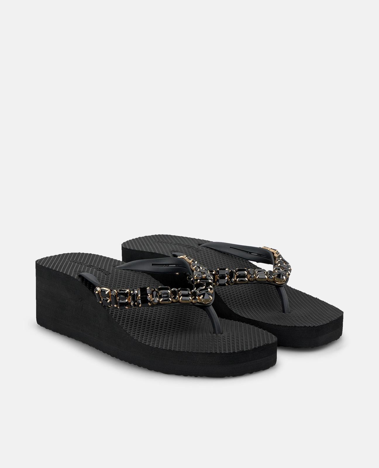 SANDALIA BAÑO CON PLATAFORMA PEDRERIA