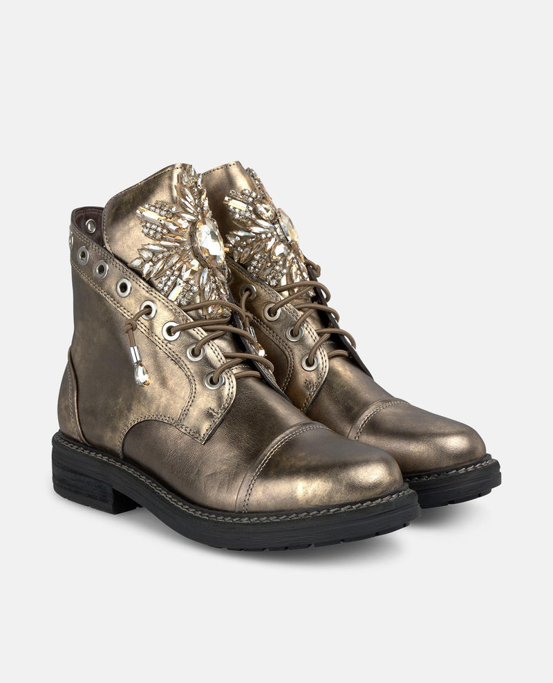 BOTA COM ADORNO