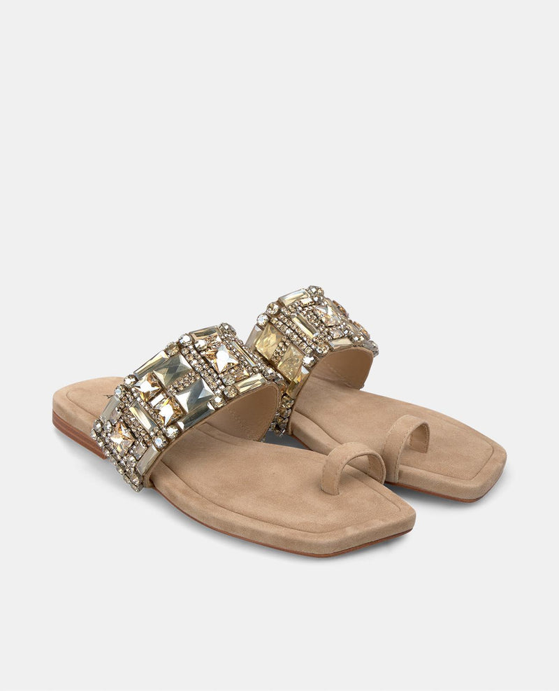 SANDALIA PUNTERA CUADRADA ABALORIOS