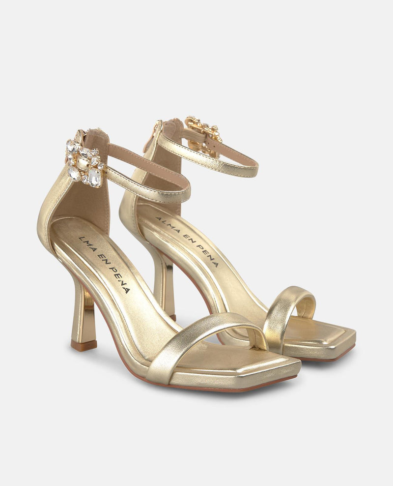 SANDALIA TACON TIRA METALIZADA