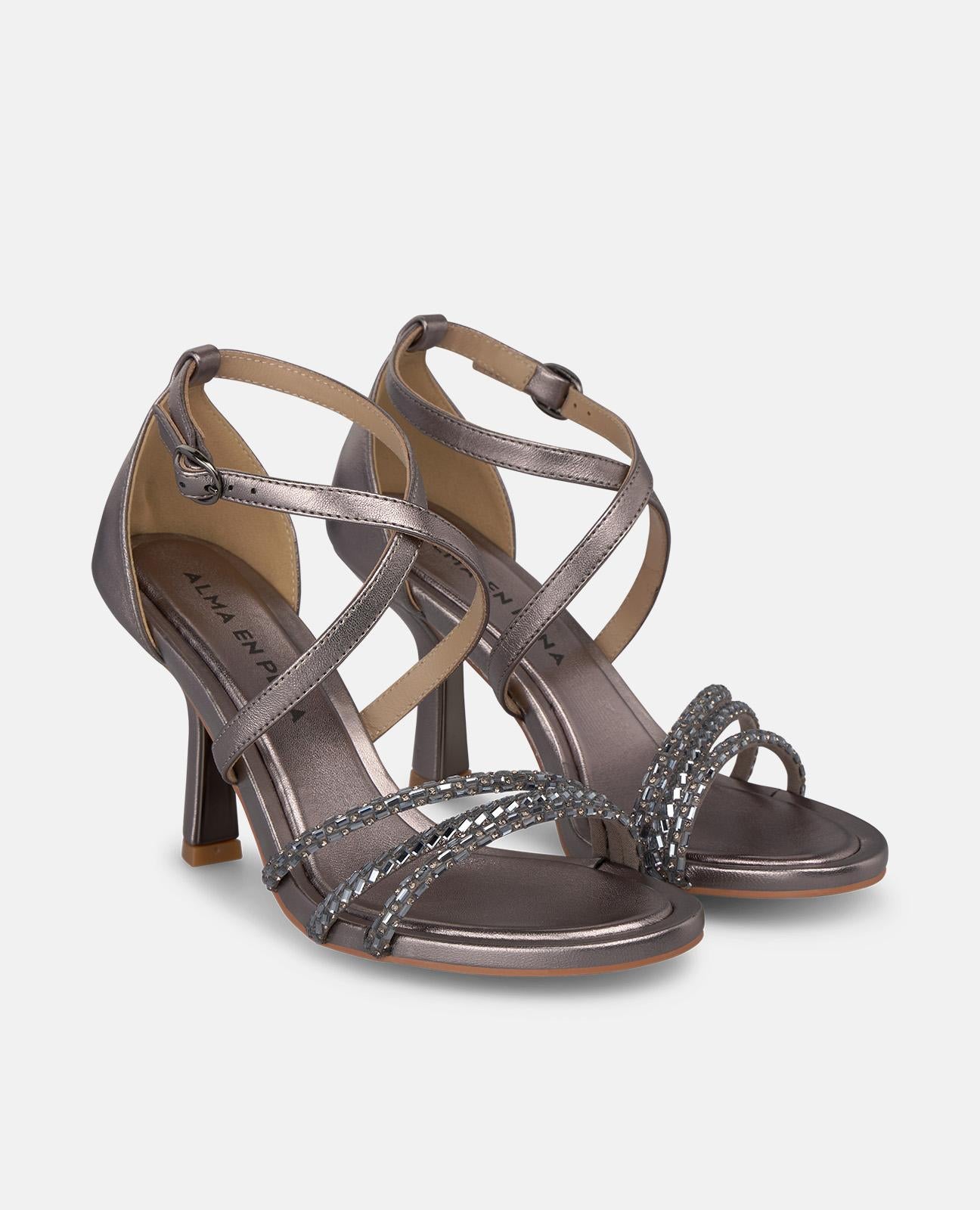SANDALIA DE PIEL METALIZADA CON PULSERA