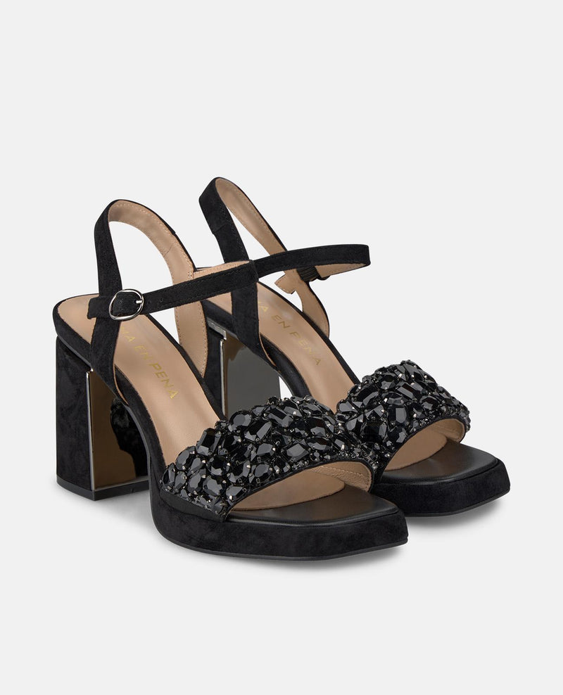 SANDALI CON TALLONE E PERLINE