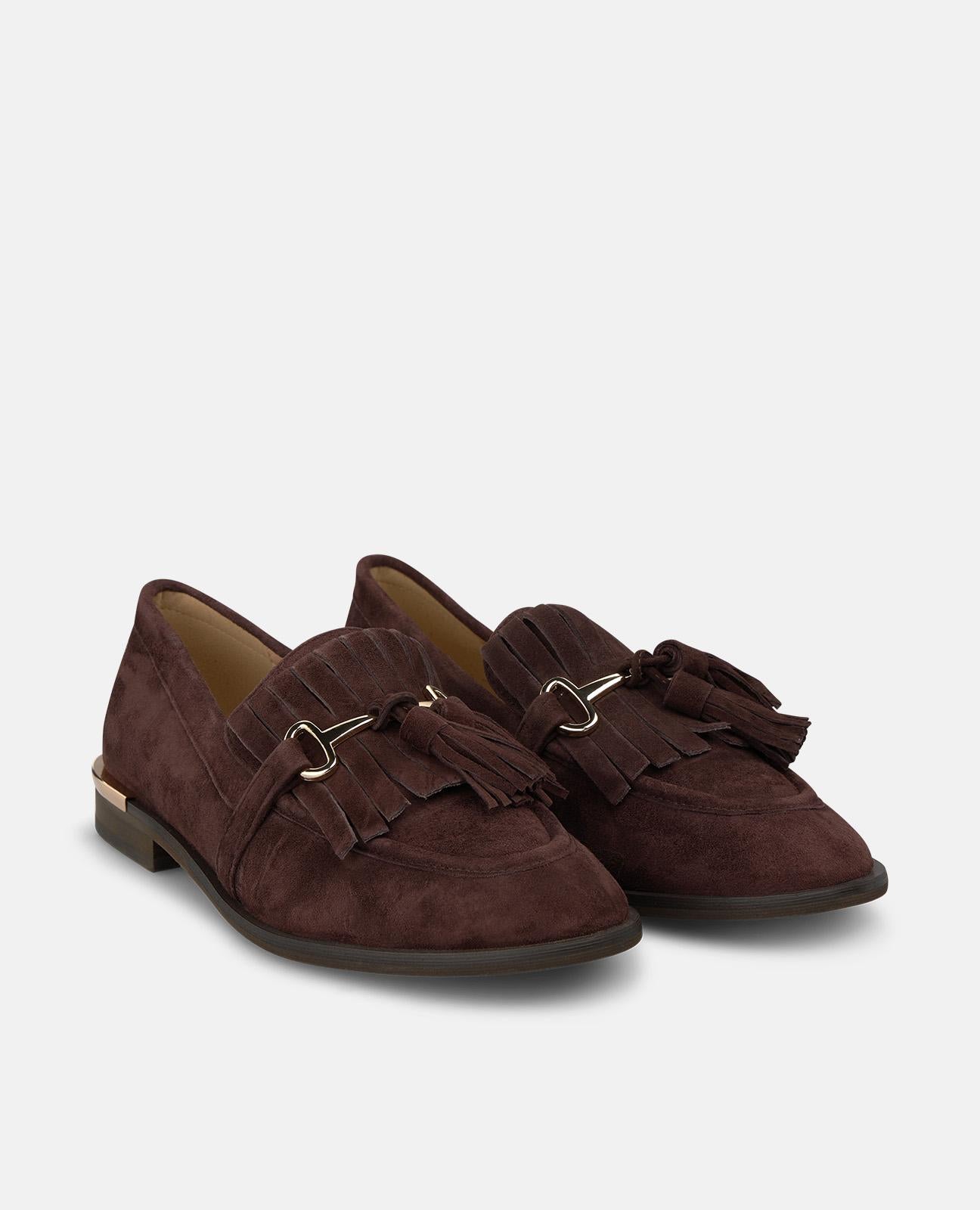MOCASÍN DE ANTE CON BORLAS