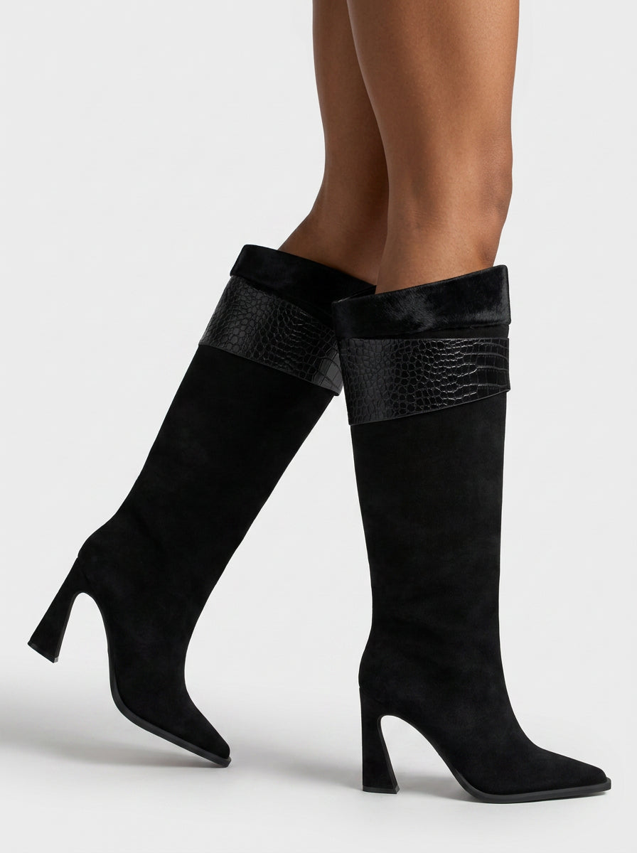 BOTA DE PIEL CON DETALLE ANIMAL PRINT