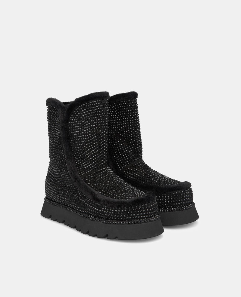 BOTA DE PELE COM BRILHANTES