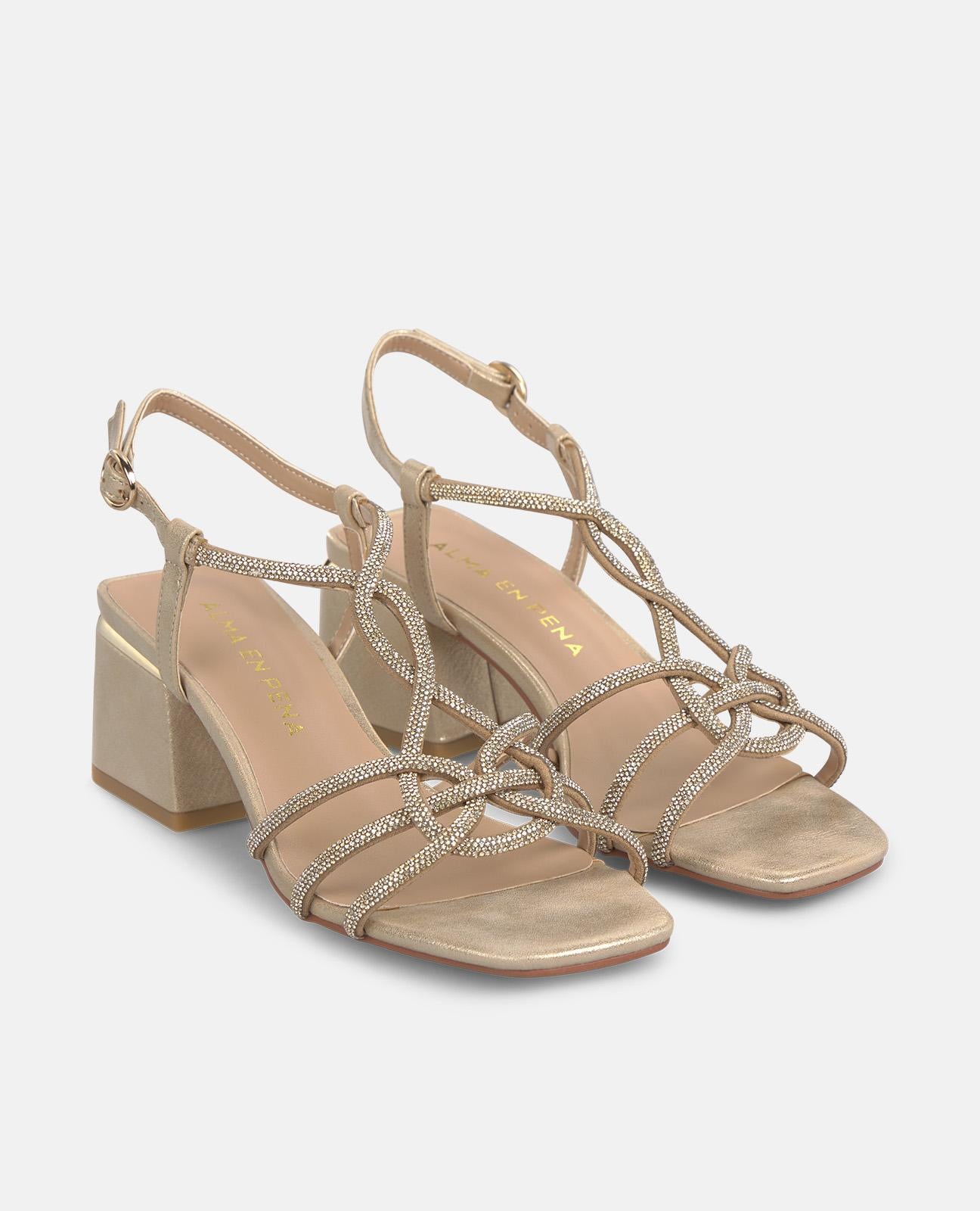 SANDALIA DE TACON MEDIO EN T TIRAS ENTRELAZADAS