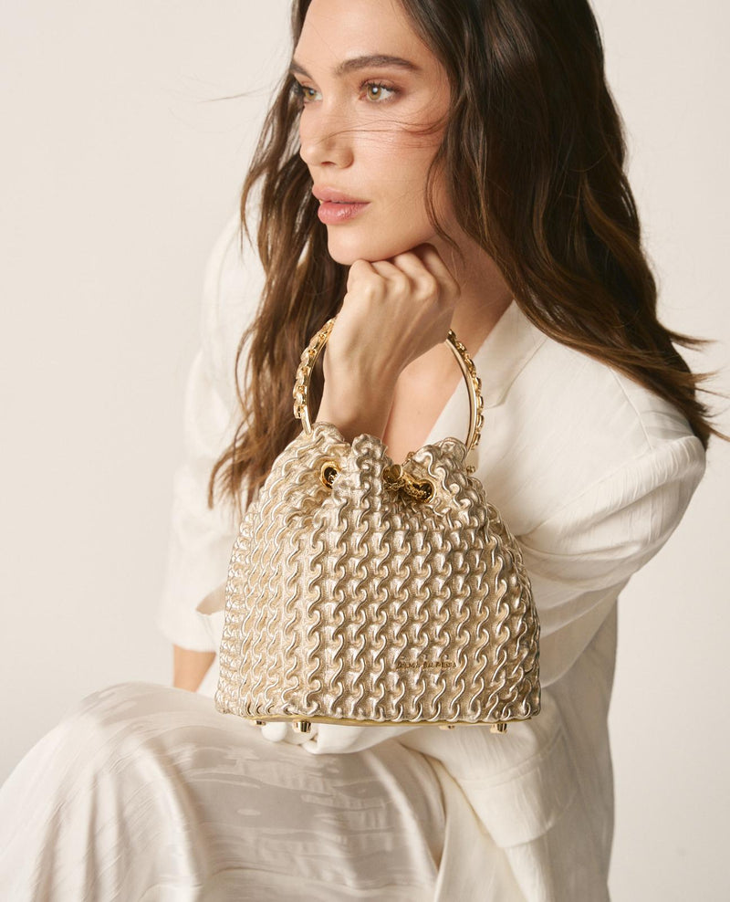BOLSO BOMBONERA RELIEVE