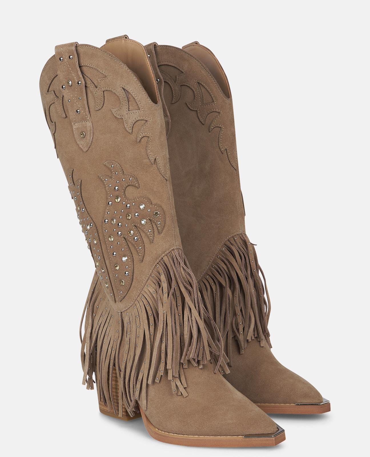 BOTA TACÓN FLECOS TACHAS