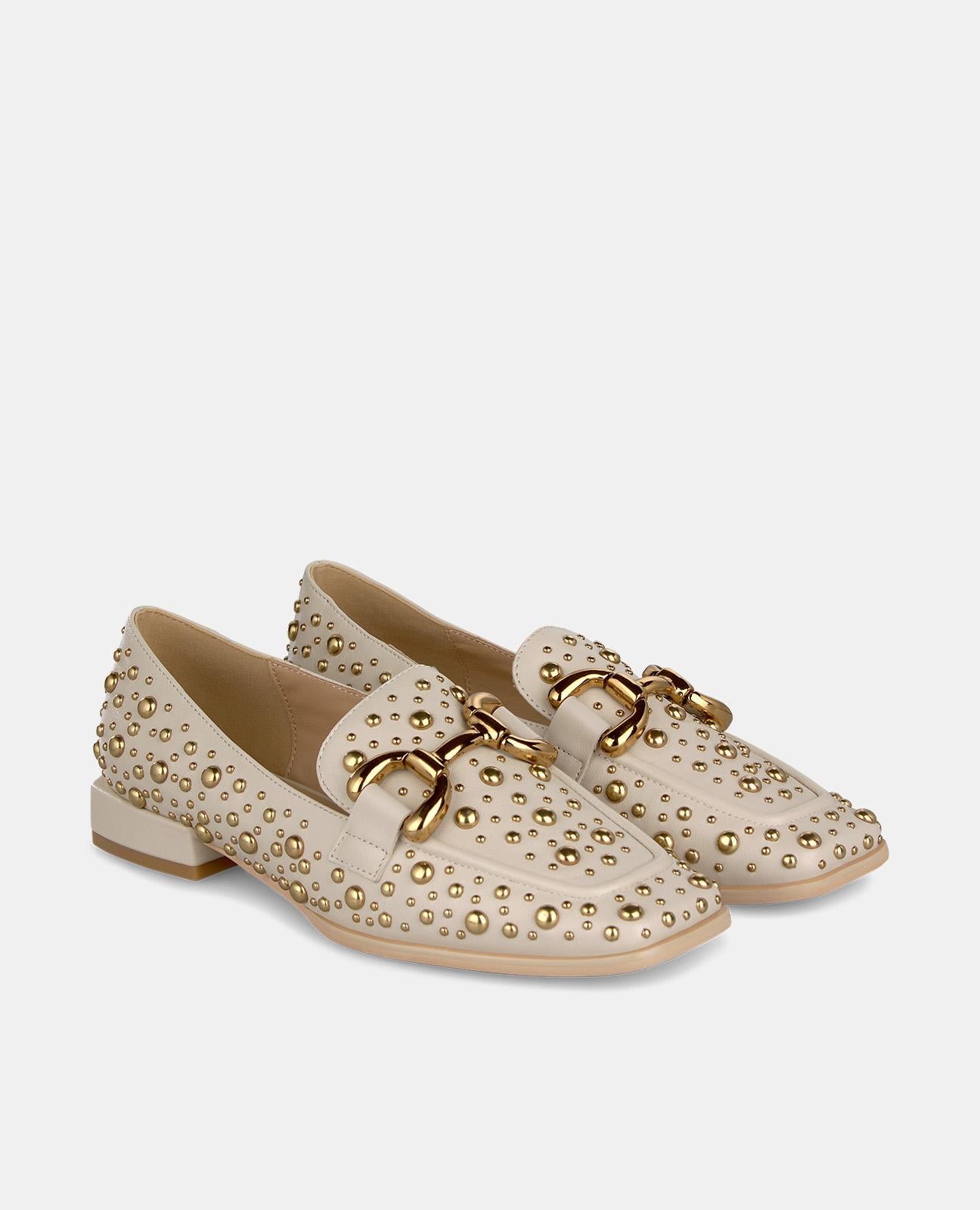 MOCASSIM COM TACHAS