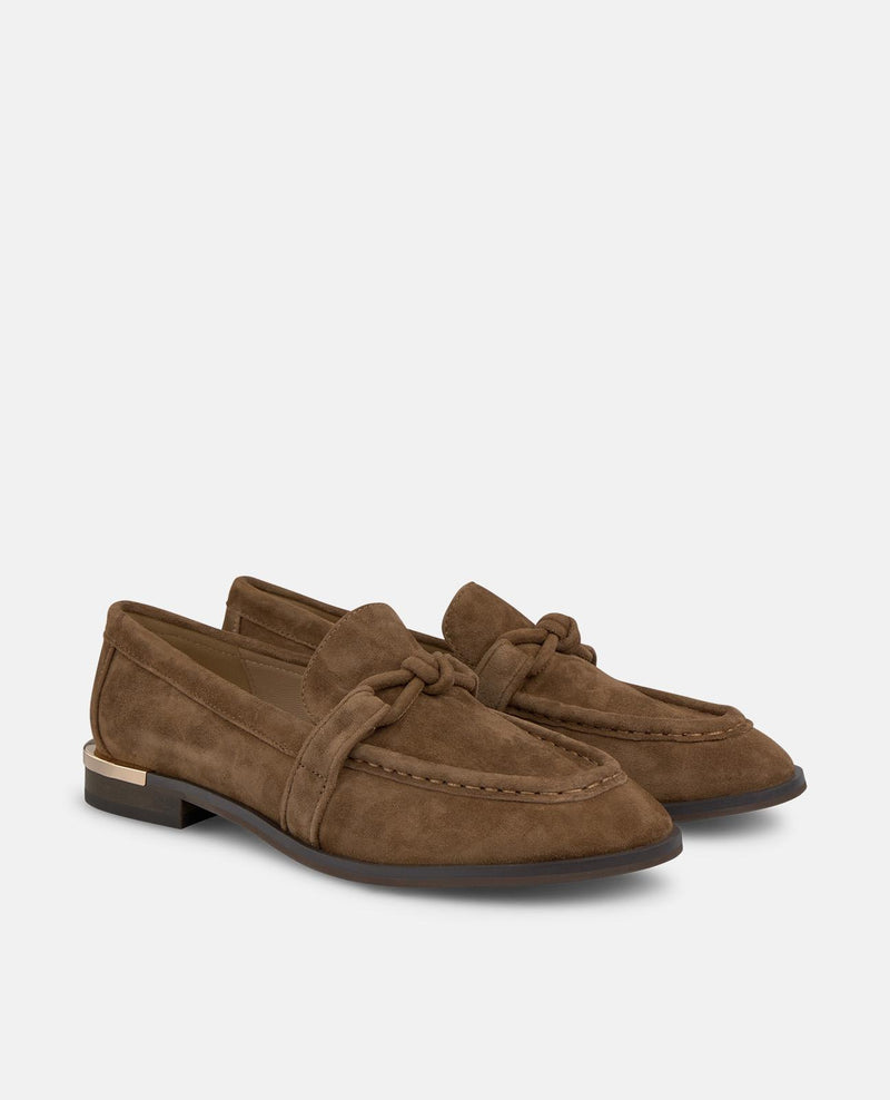 MOCCASIN KNOT DETAIL