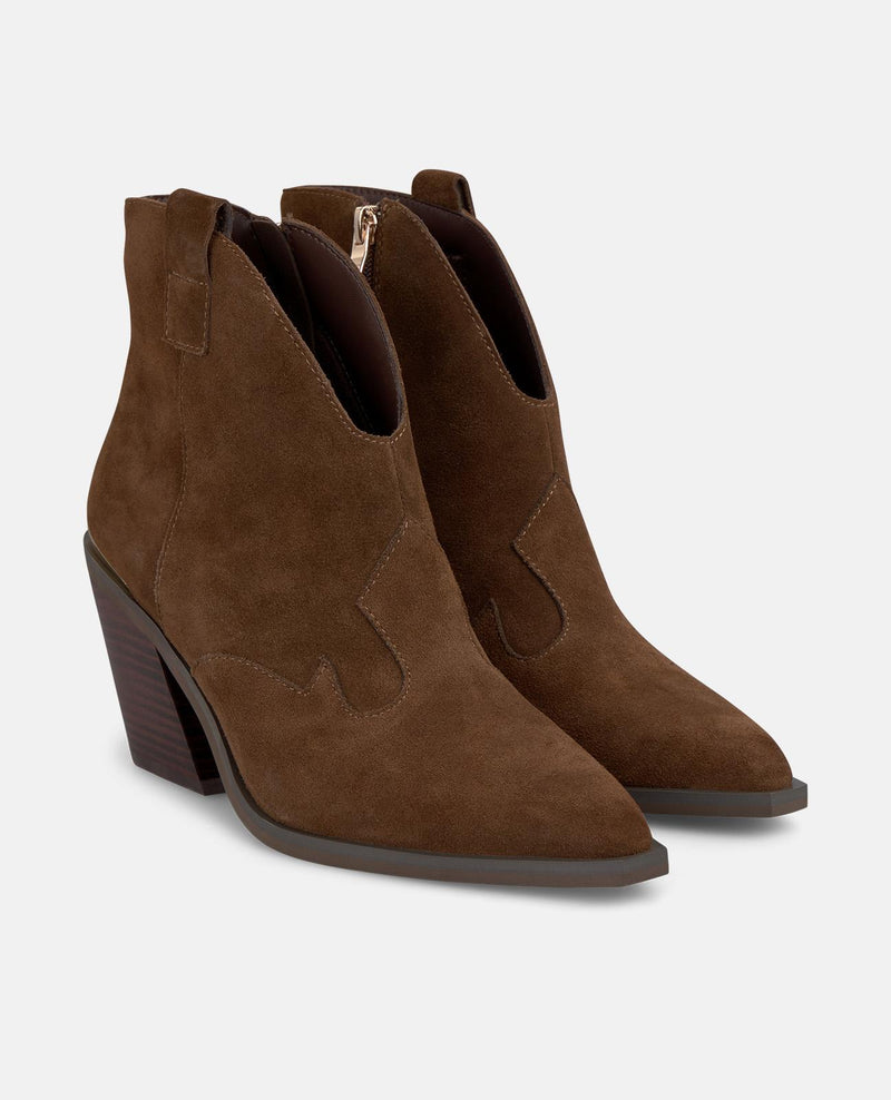 COWBOY ANKLE BOOT OPENING
