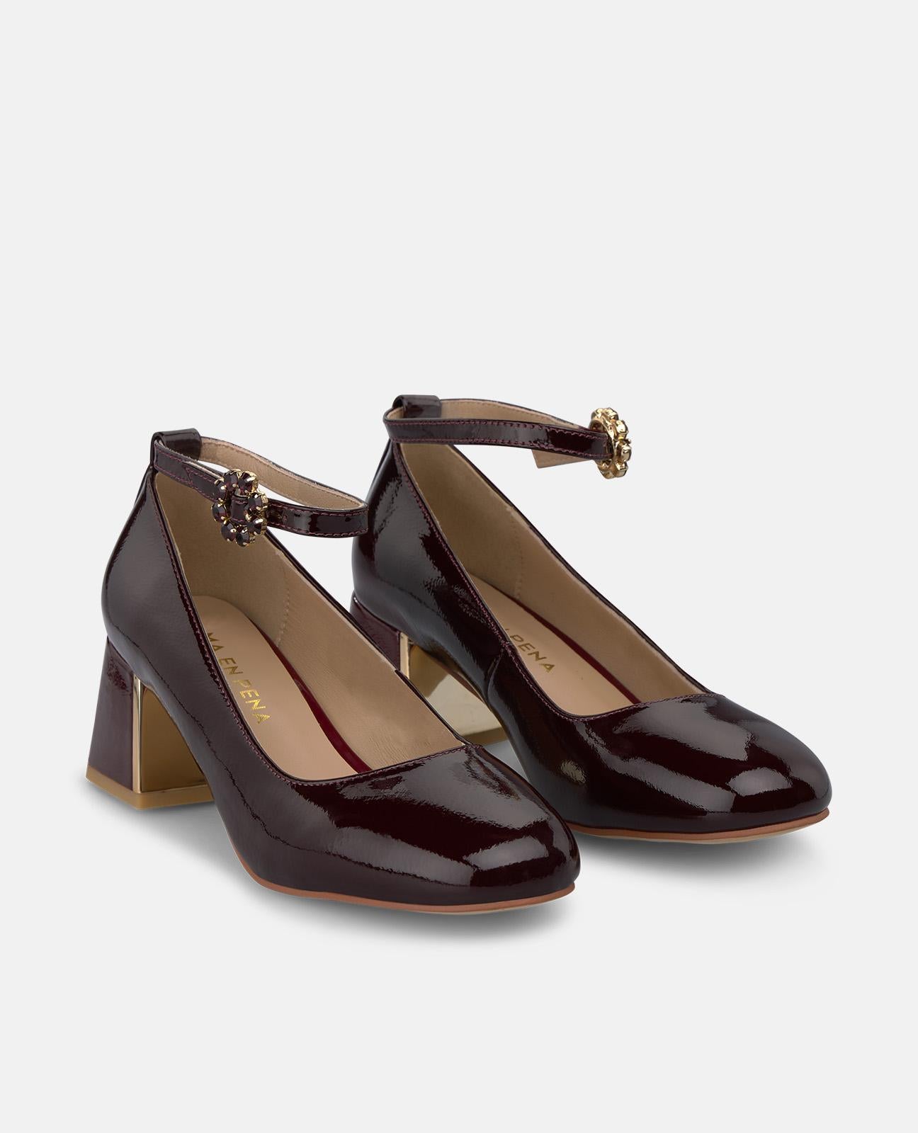 ZAPATO CHAROL CON PULSERA