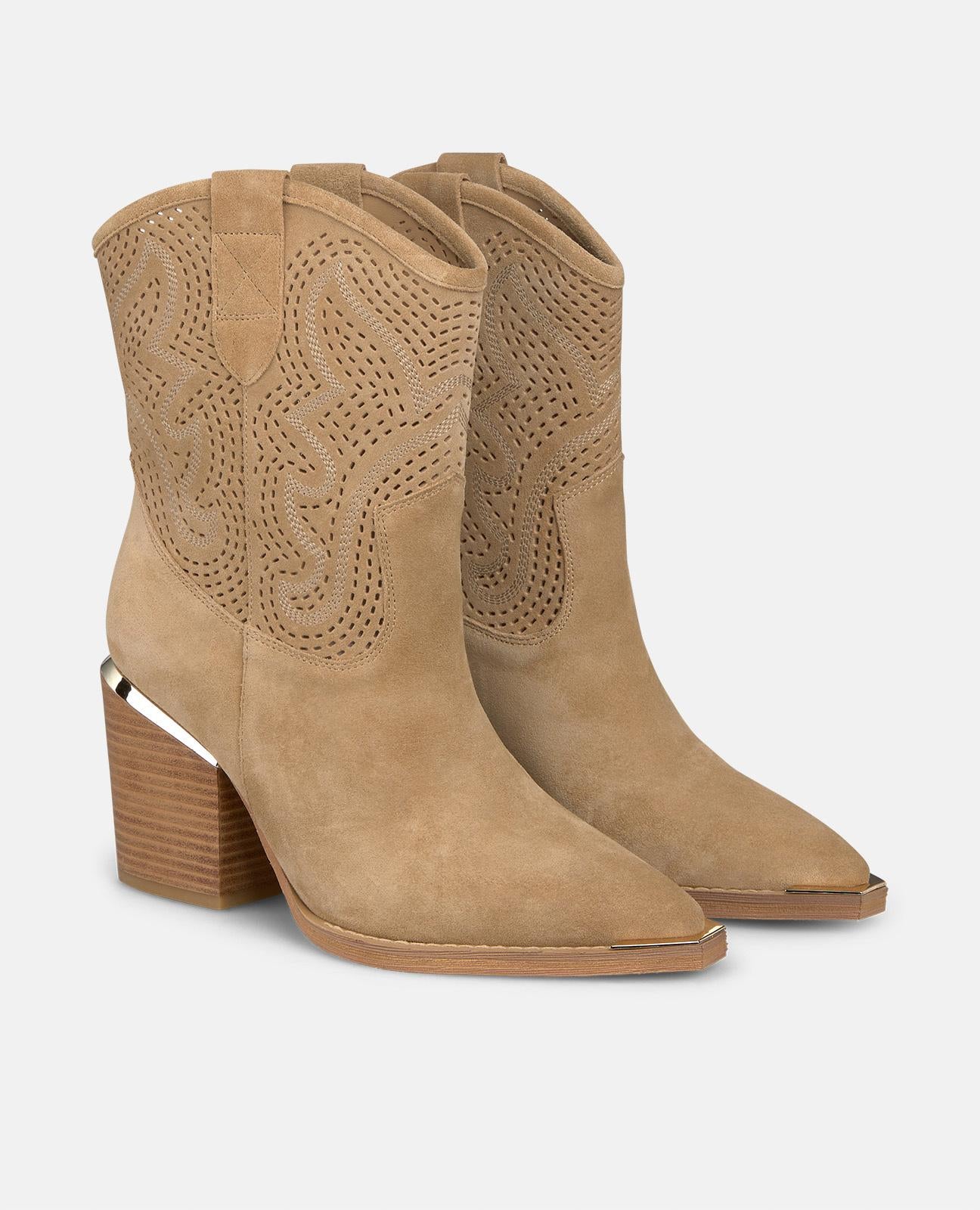 BOTTE DE CHEVILLE DE COW-BOY AVEC DÉTAILS BRODÉS