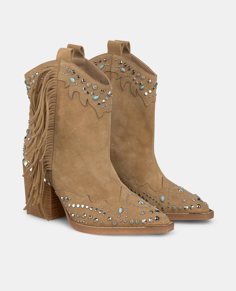 BOTTINES CLOUTÉES À TALON