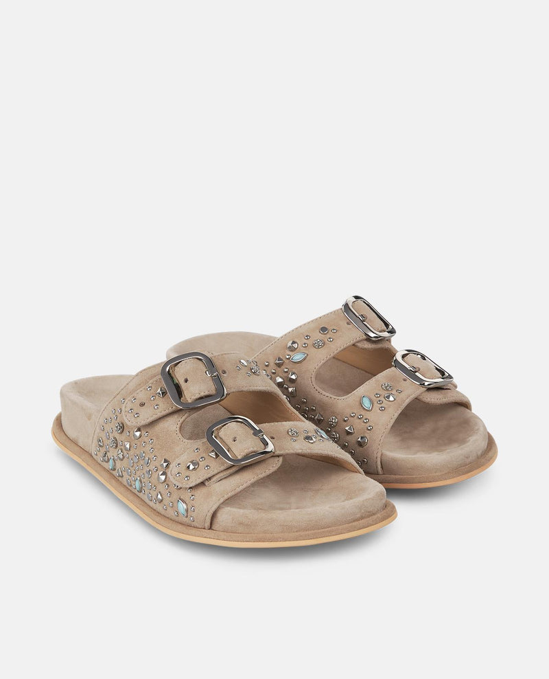 SANDÁLIA DE CONFORTO COM TACHAS