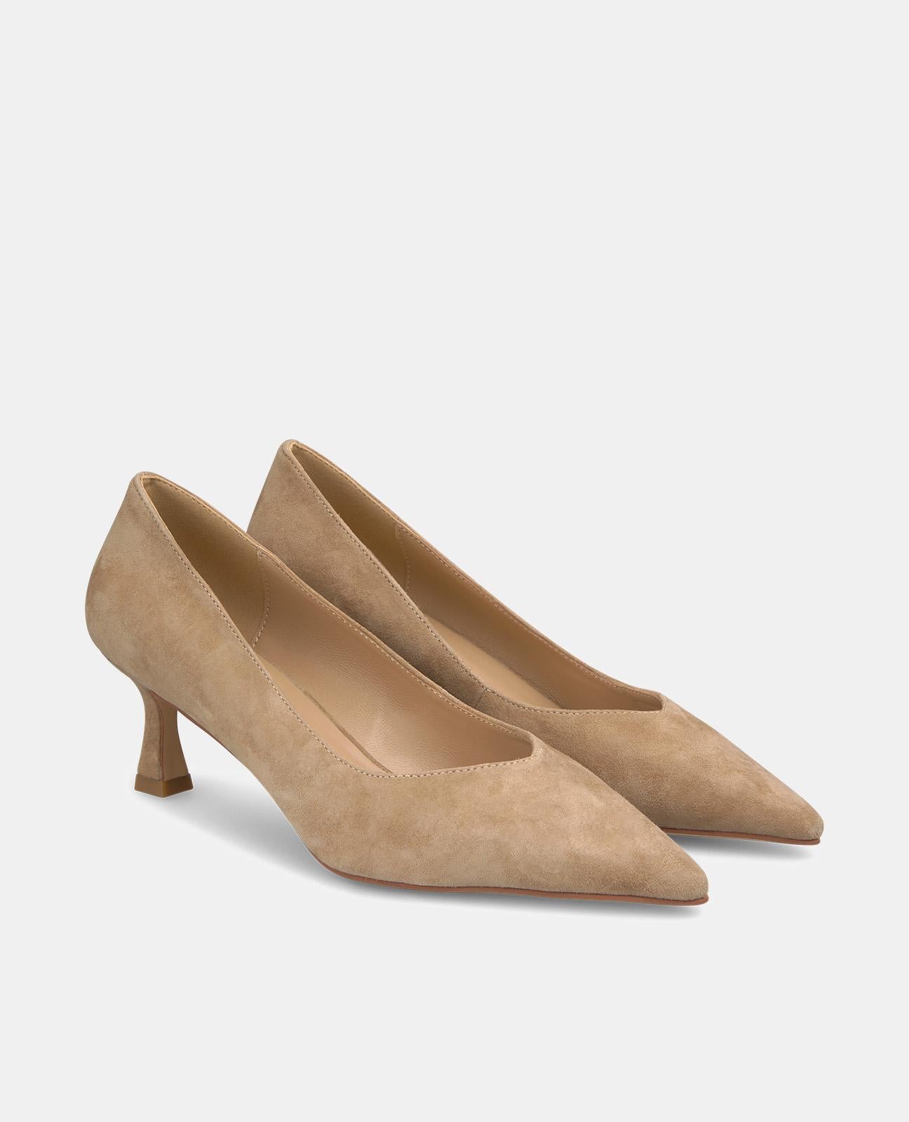 CHAUSSURE À TALON MOYEN AVEC BOUT POINTU