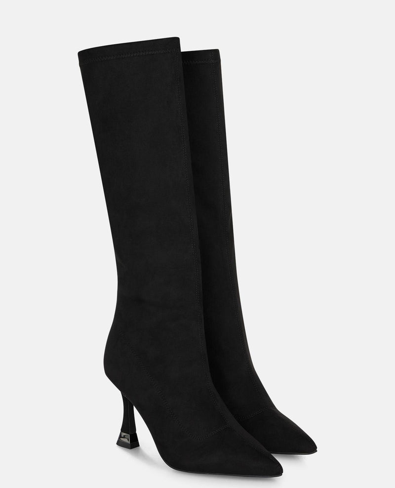 BOTA AJUSTADA TACÓN AGUJA