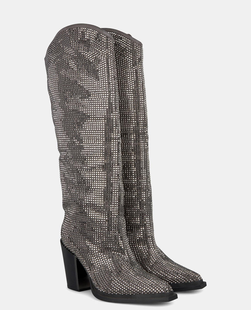 STIEFEL MIT WEITEM SCHAFT UND STRASSSTEINEN