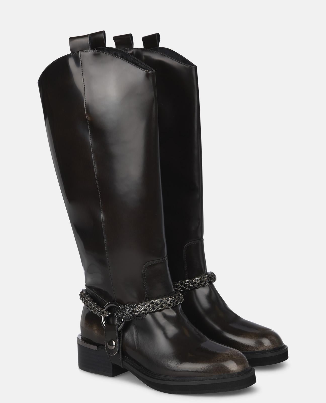 BOTA PLANA DETALLE SERPIENTE