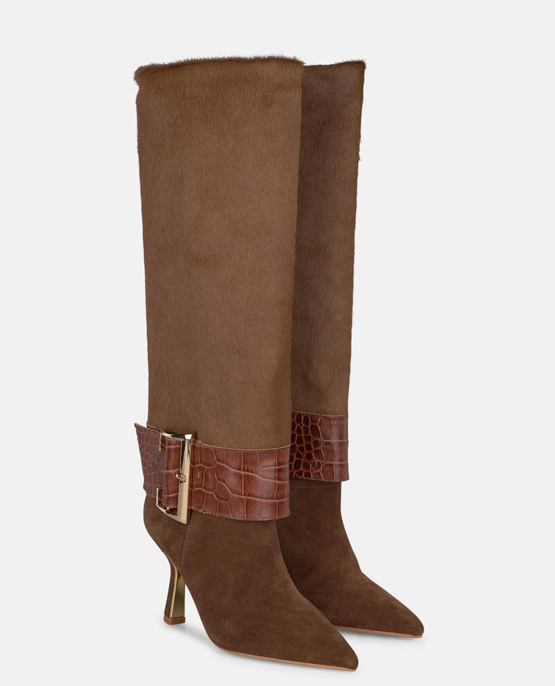 BOTA DE PIEL CON TACÓN