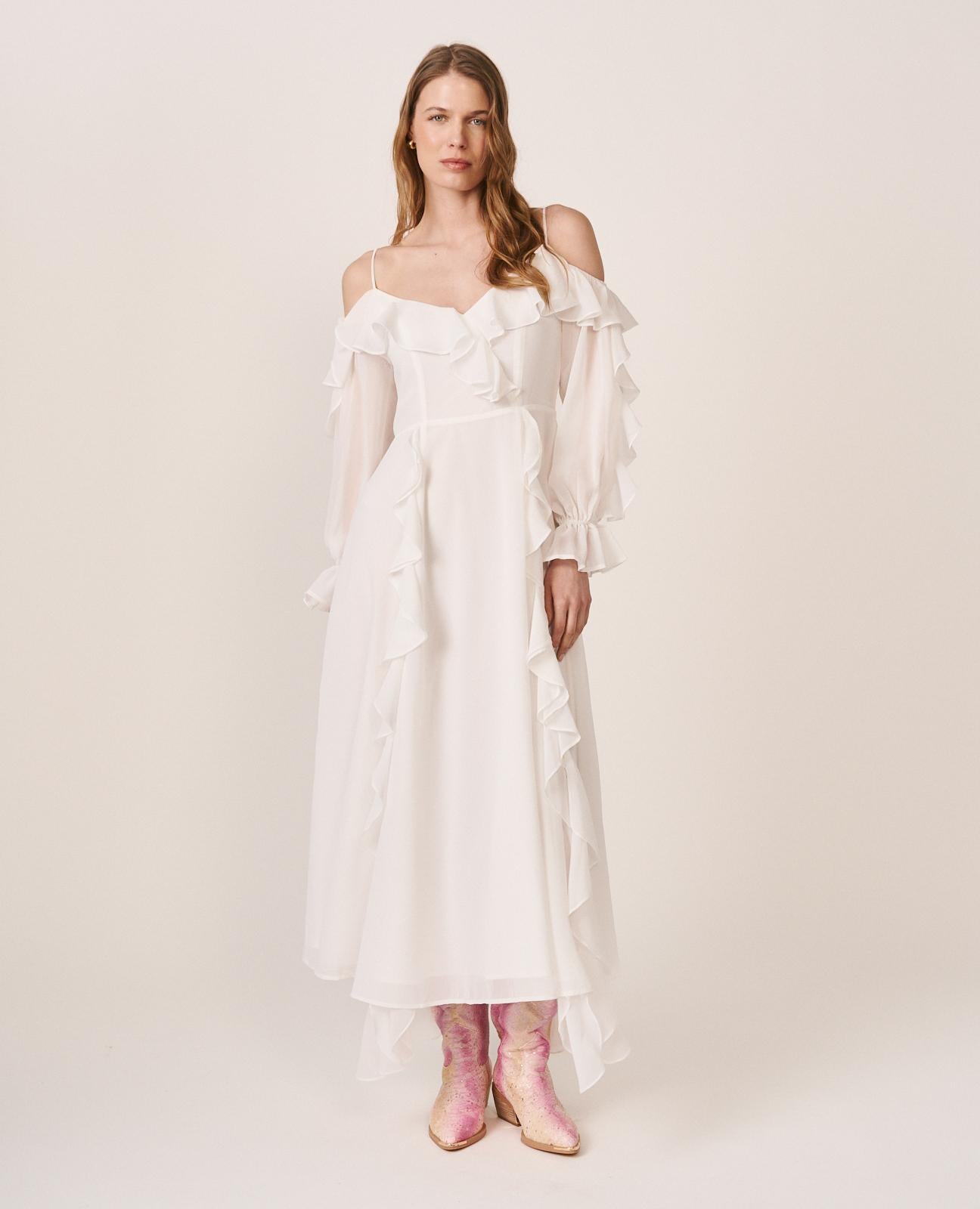 VESTIDO MÉDIO COM MANGAS LONGAS