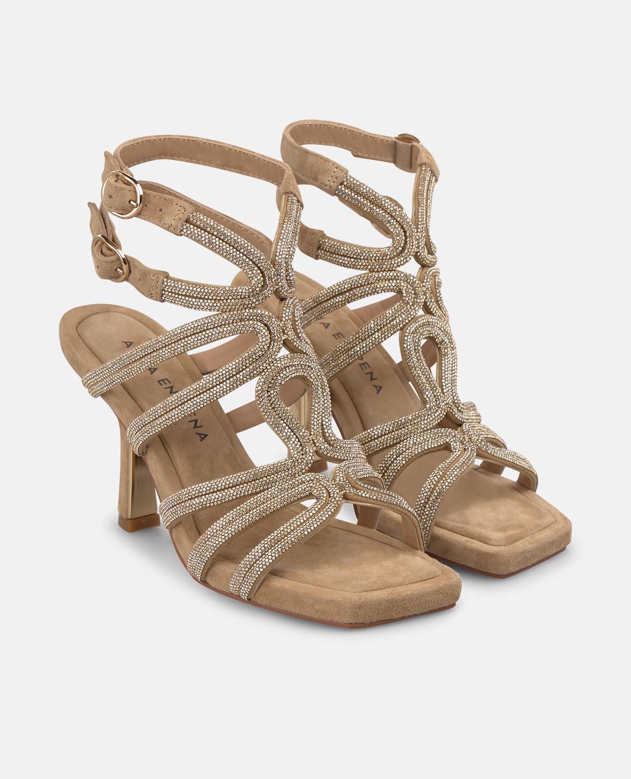 SANDALIA MULTITIRA TACON MEDIO