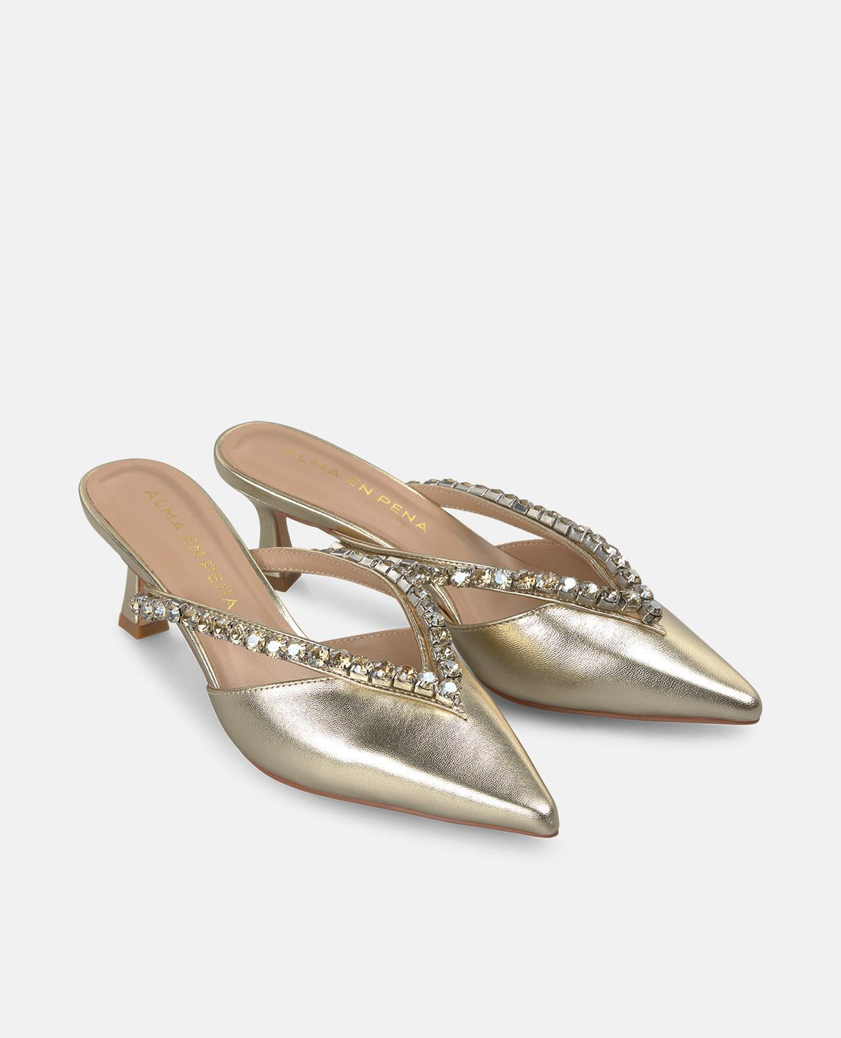 KITTEN HEELED SHOE