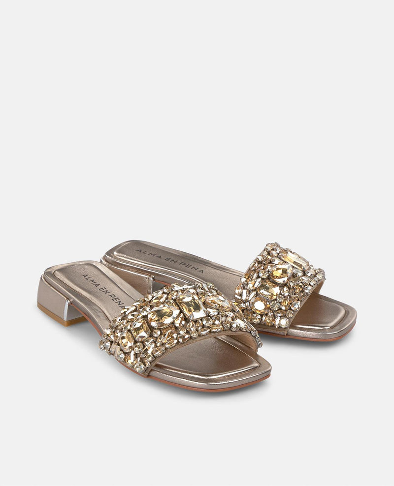 SANDÁLIA COM MISSANGAS