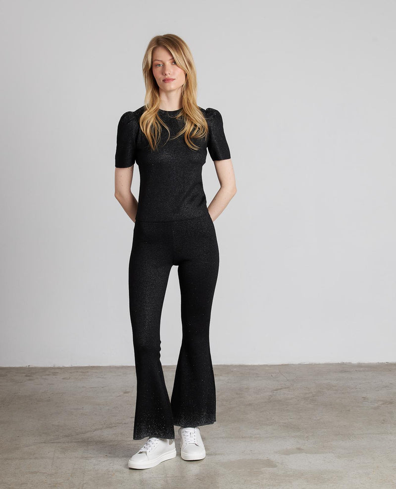 PANTALÓN ACAMPANADO DETALLES