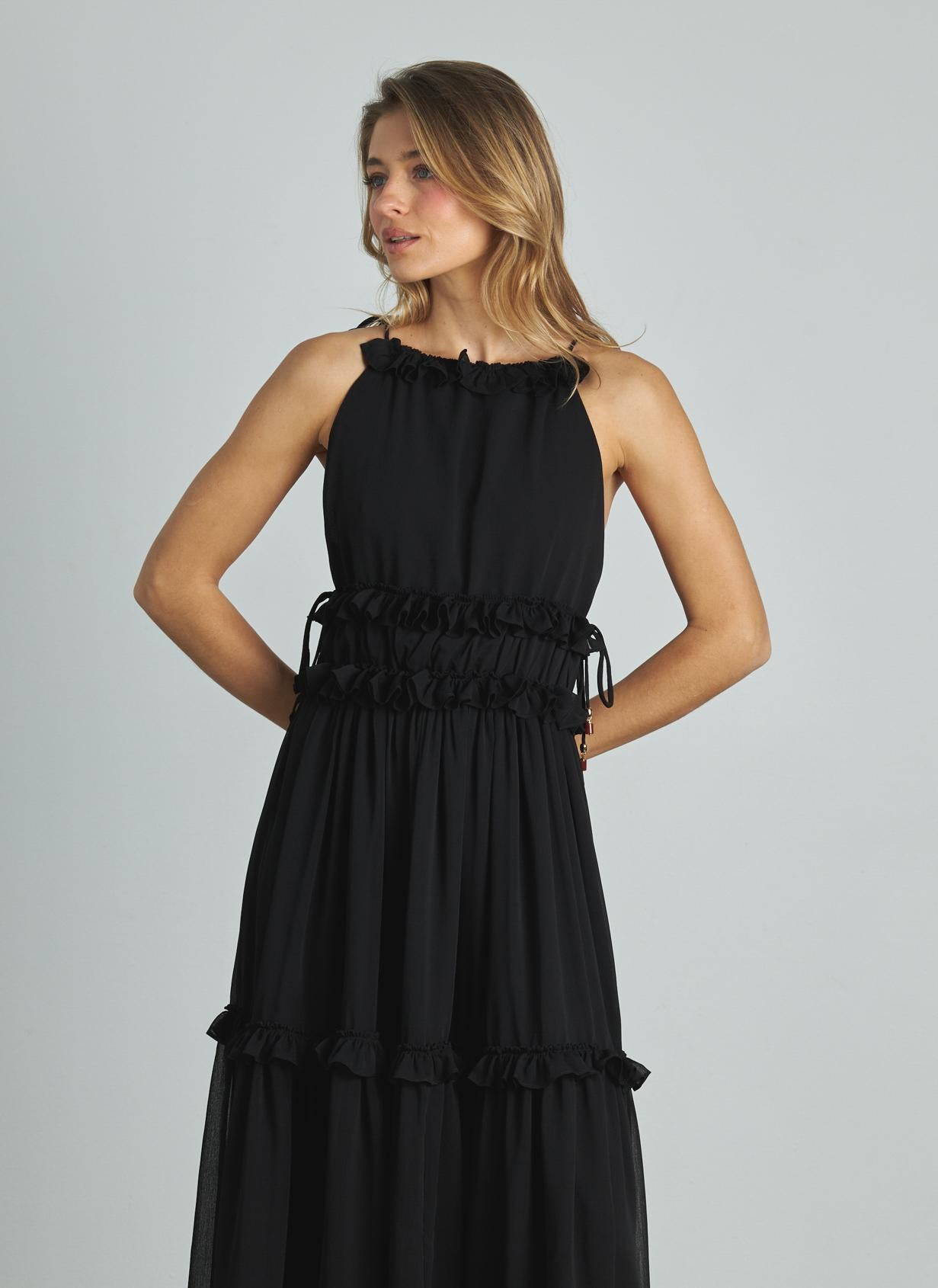 VESTIDO MIDI COM DECOTE HALTERE